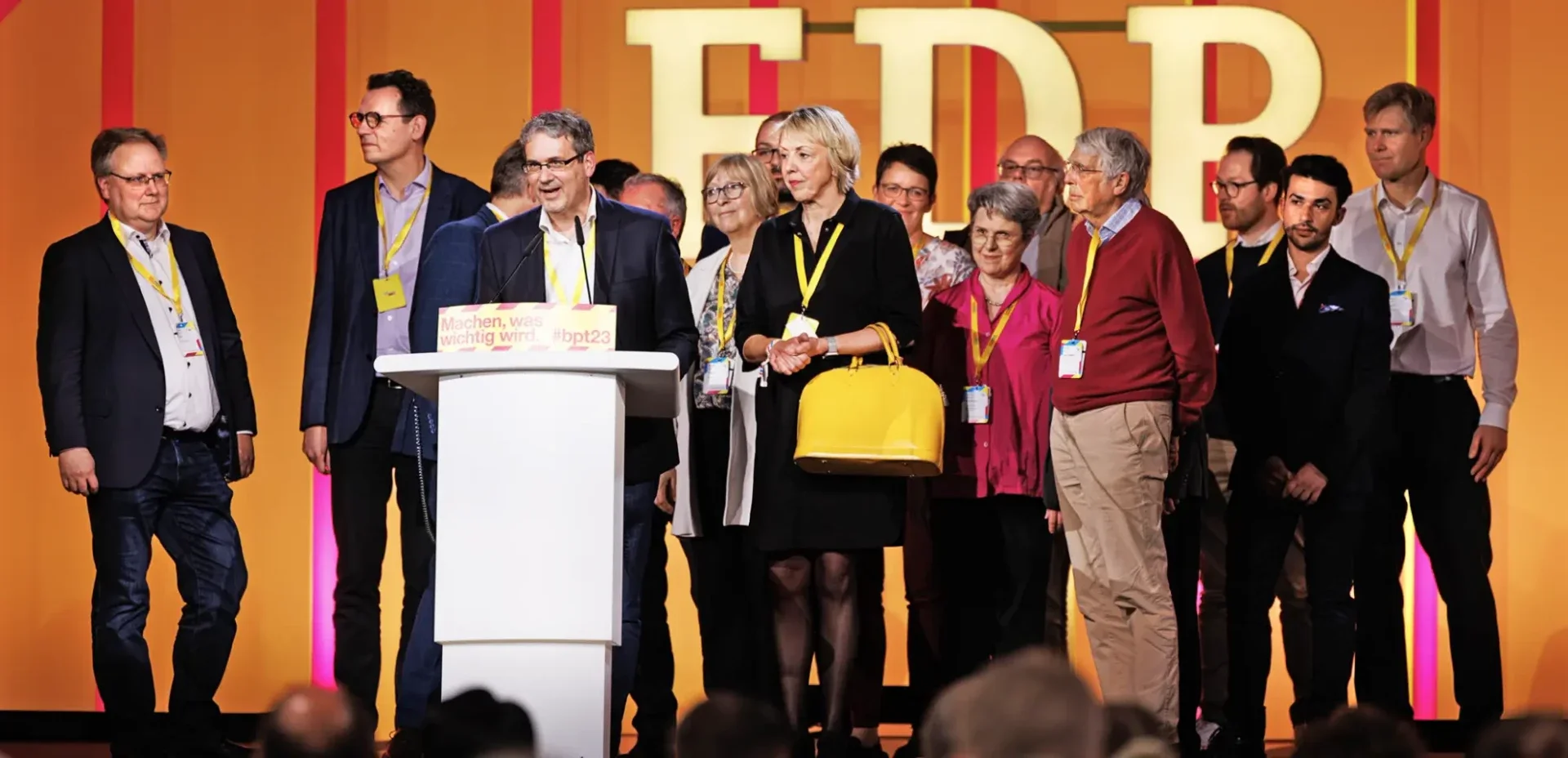  Ombudsmitglied Dr. Christopher Gohl und sein Team der Vertrauenspersonen aus Bund und Ländern beim Bundesparteitag.